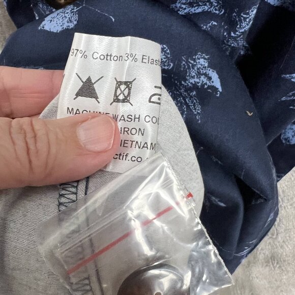 Collectif Susanna Fall Leaves print 50s V-Neck Button swing dress blue chambray - Picture 10 of 11